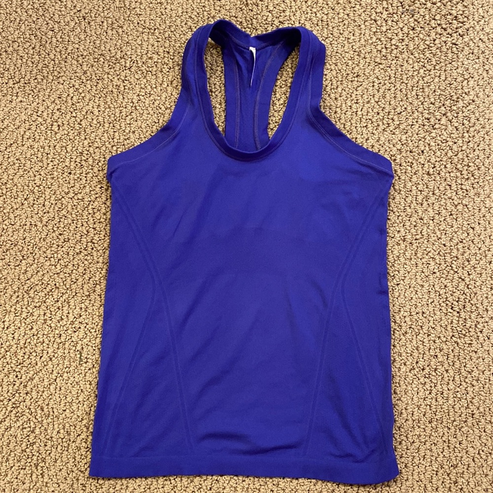 ATHLETA Momentum Seamless workout tank.   Purple/blue Size S(e23)